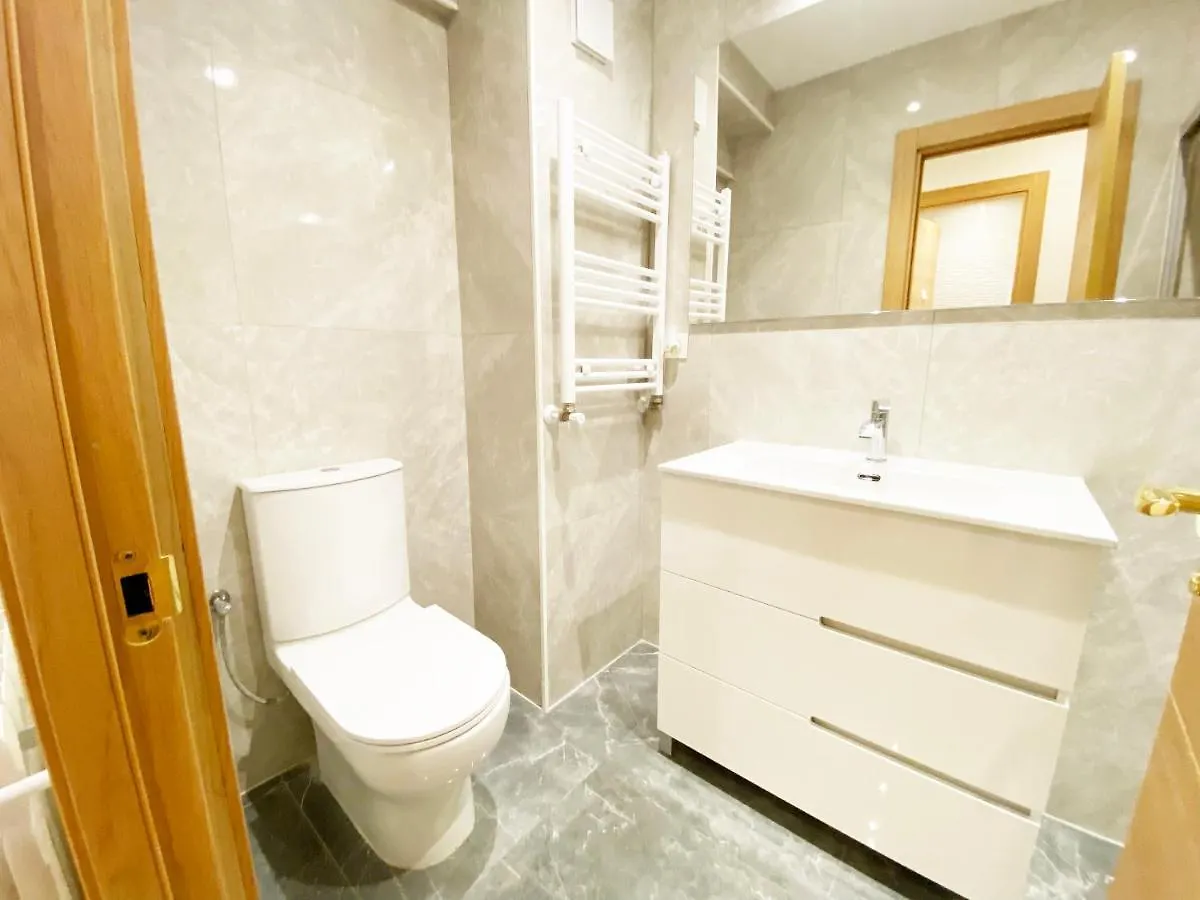 شقة Paradise Luxurious Apartment, Free Parking, 3 Double Rooms, 4 Beds, Terrace, Jacuzzi, New سان سيباستيان
