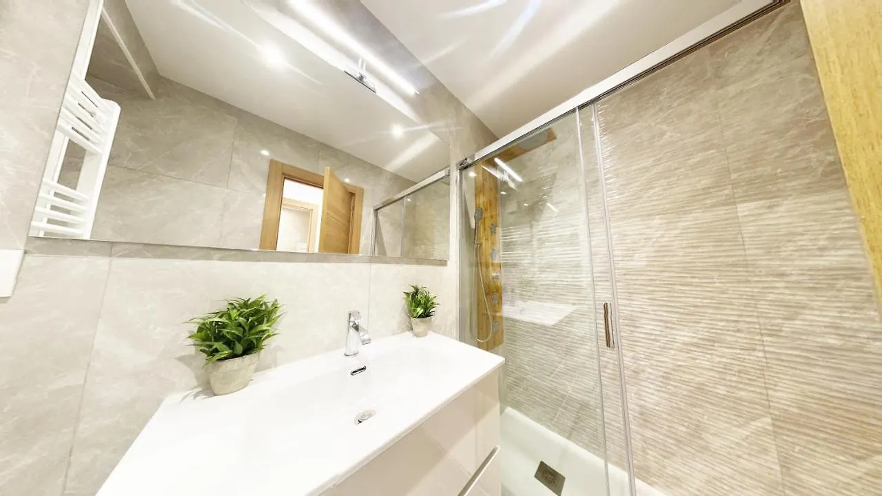 Paradise Luxurious Apartment, Free Parking, 3 Double Rooms, 4 Beds, Terrace, Jacuzzi, New سان سيباستيان