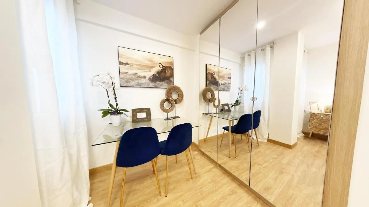 Paradise Luxurious Apartment, Free Parking, 3 Double Rooms, 4 Beds, Terrace, Jacuzzi, New سان سيباستيان شقة