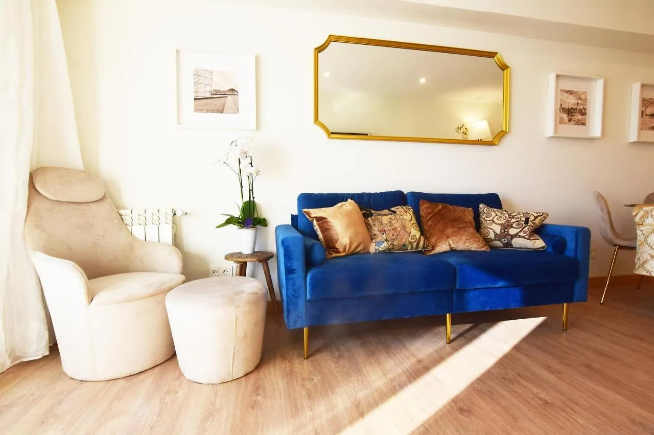 Paradise Luxurious Apartment, Free Parking, 3 Double Rooms, 4 Beds, Terrace, Jacuzzi, New سان سيباستيان شقة