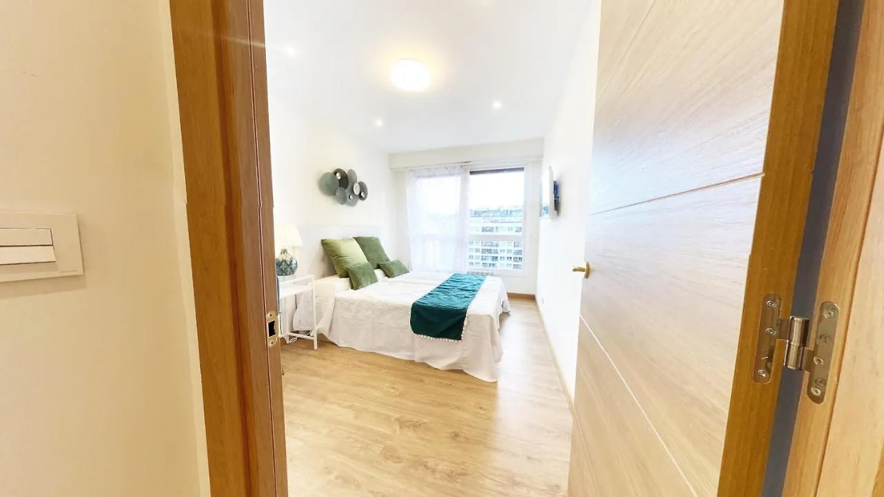 Paradise Luxurious Apartment, Free Parking, 3 Double Rooms, 4 Beds, Terrace, Jacuzzi, New سان سيباستيان 0*,