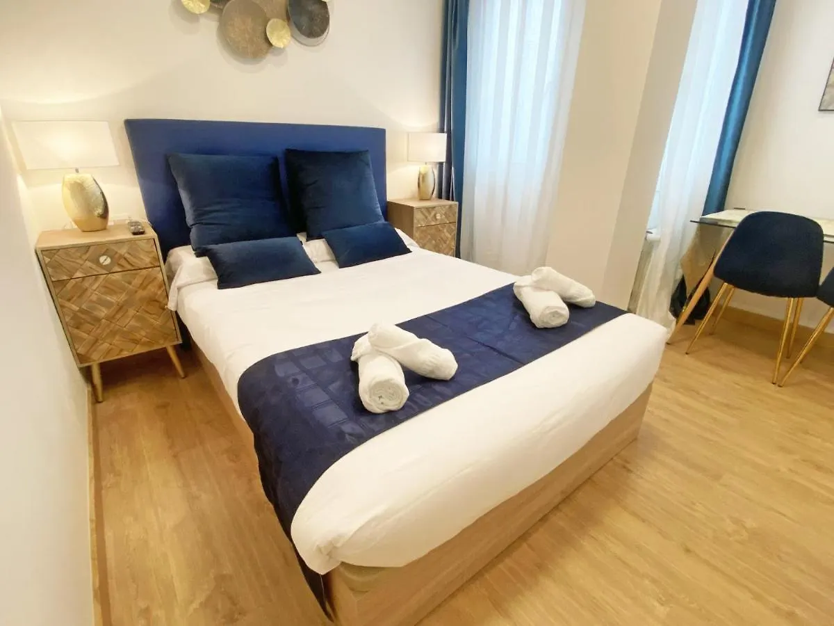 Paradise Luxurious Apartment, Free Parking, 3 Double Rooms, 4 Beds, Terrace, Jacuzzi, New San Sebastián