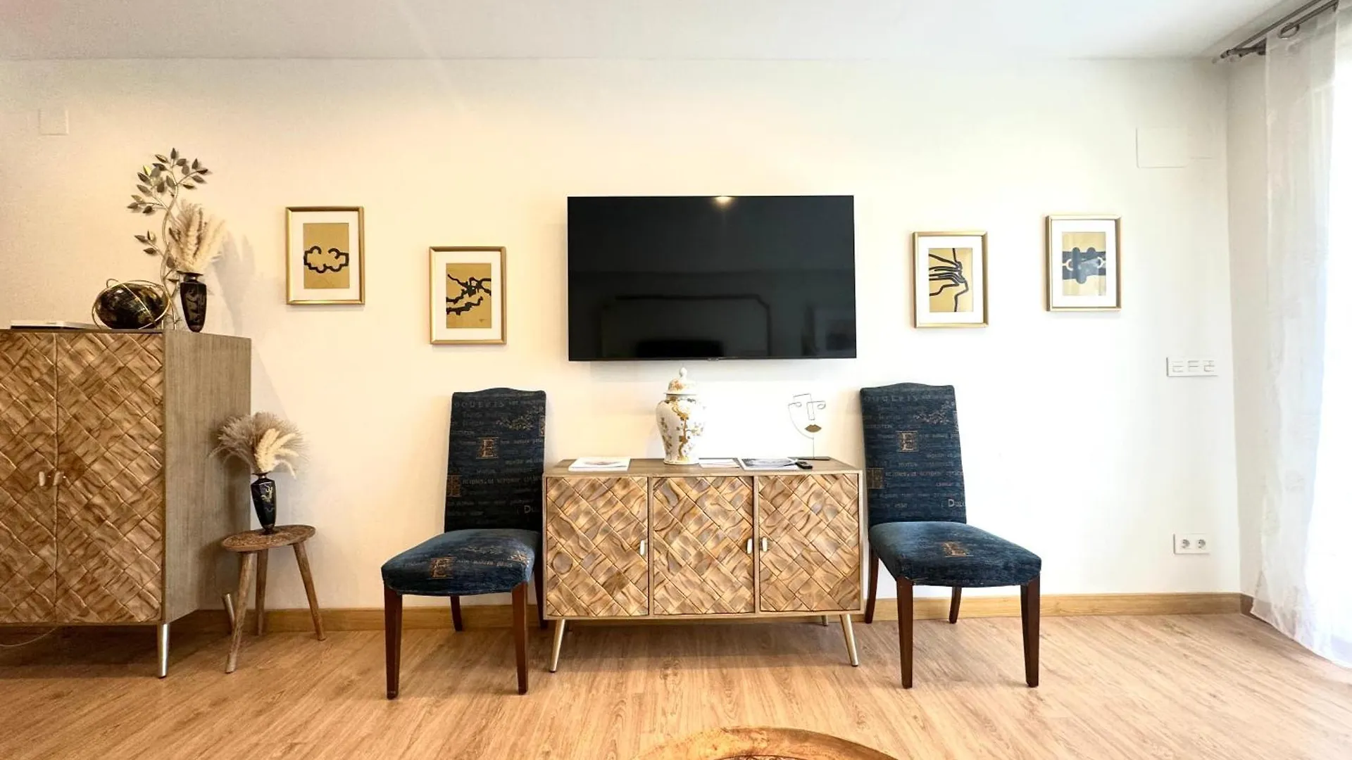 شقة Paradise Luxurious Apartment, Free Parking, 3 Double Rooms, 4 Beds, Terrace, Jacuzzi, New سان سيباستيان