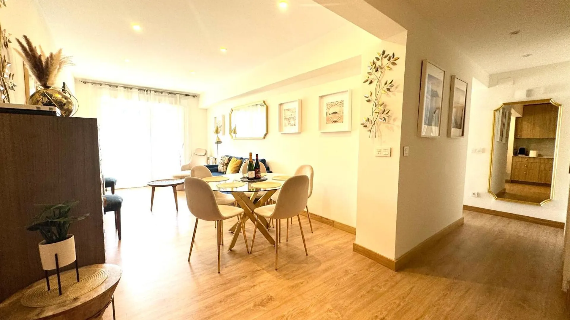 Paradise Luxurious Apartment, Free Parking, 3 Double Rooms, 4 Beds, Terrace, Jacuzzi, New سان سيباستيان 0*,  إسبانيا